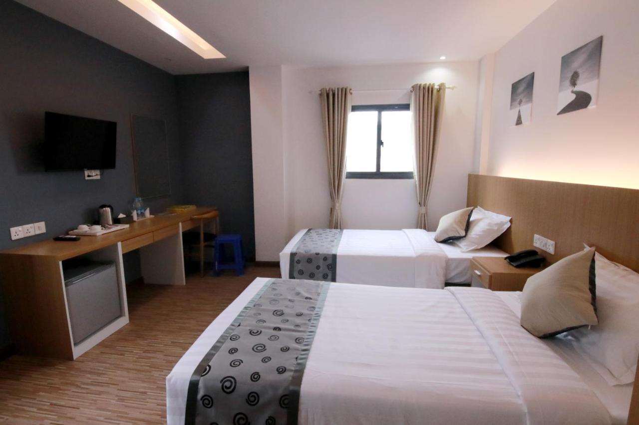 Hotel Botahtaung
