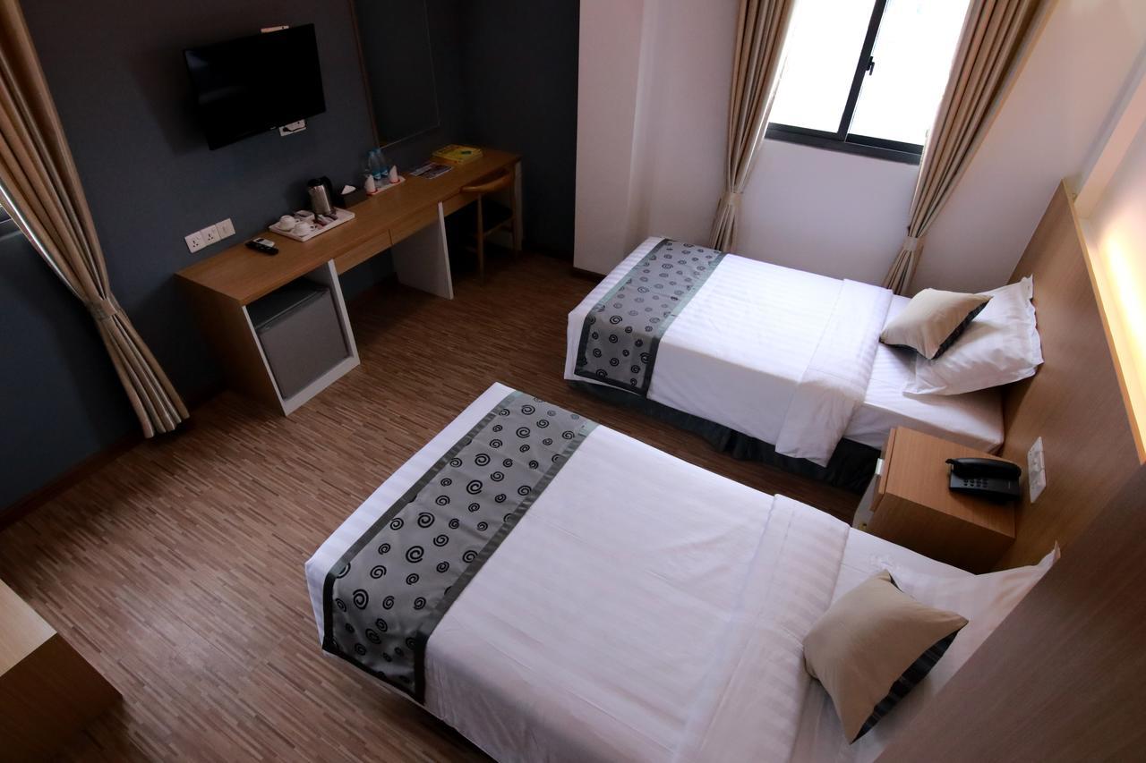 Botahtaung Hotel 3*