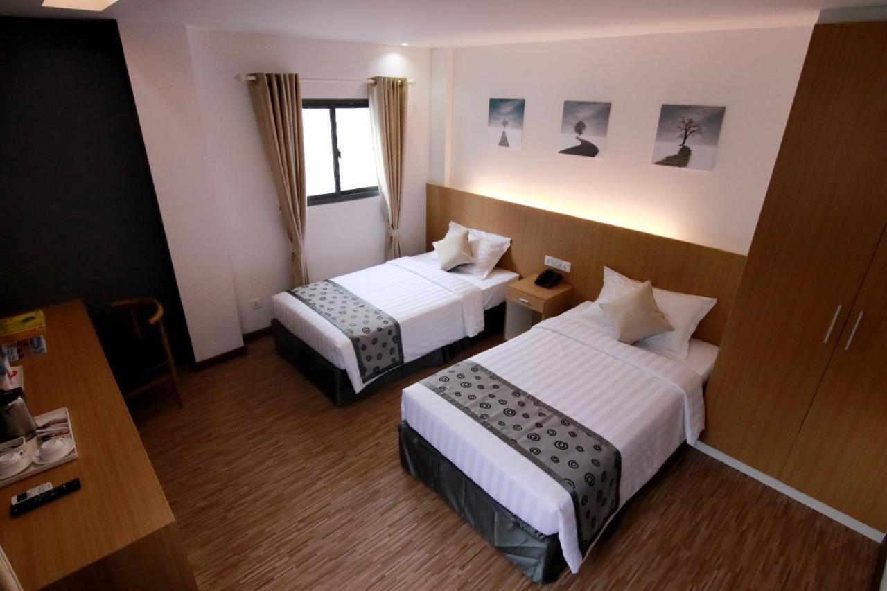Botahtaung Hotel Yangon