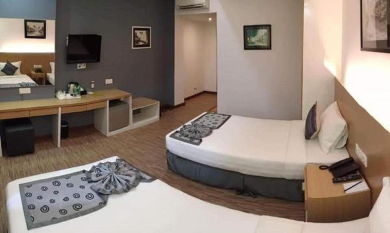 Botahtaung 3*