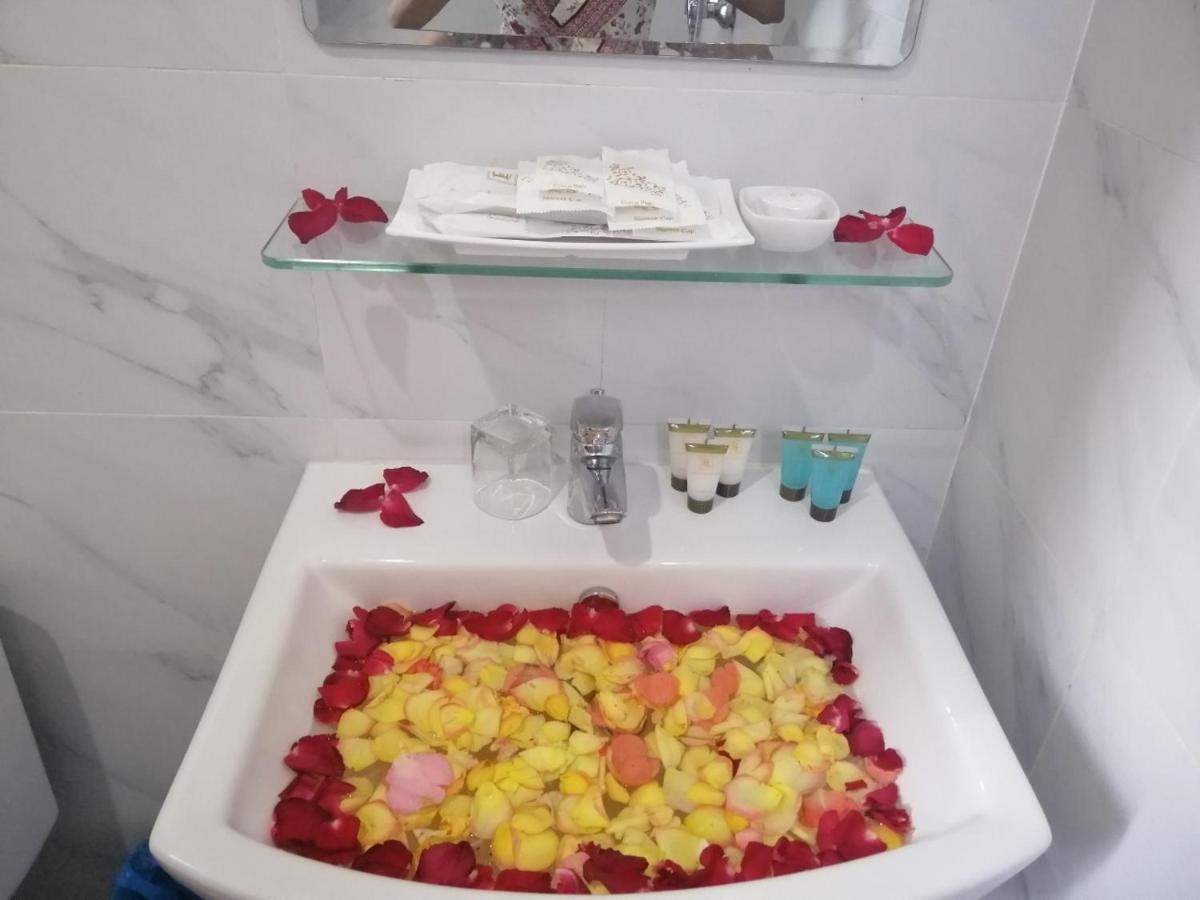 Botahtaung Hotel 3*